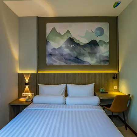 Front One Budget Hotel Tirtonadi Solo-3