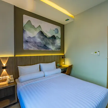 Front One Budget Hotel Tirtonadi Solo-2